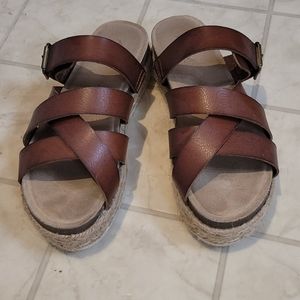 Axxiom Sandals